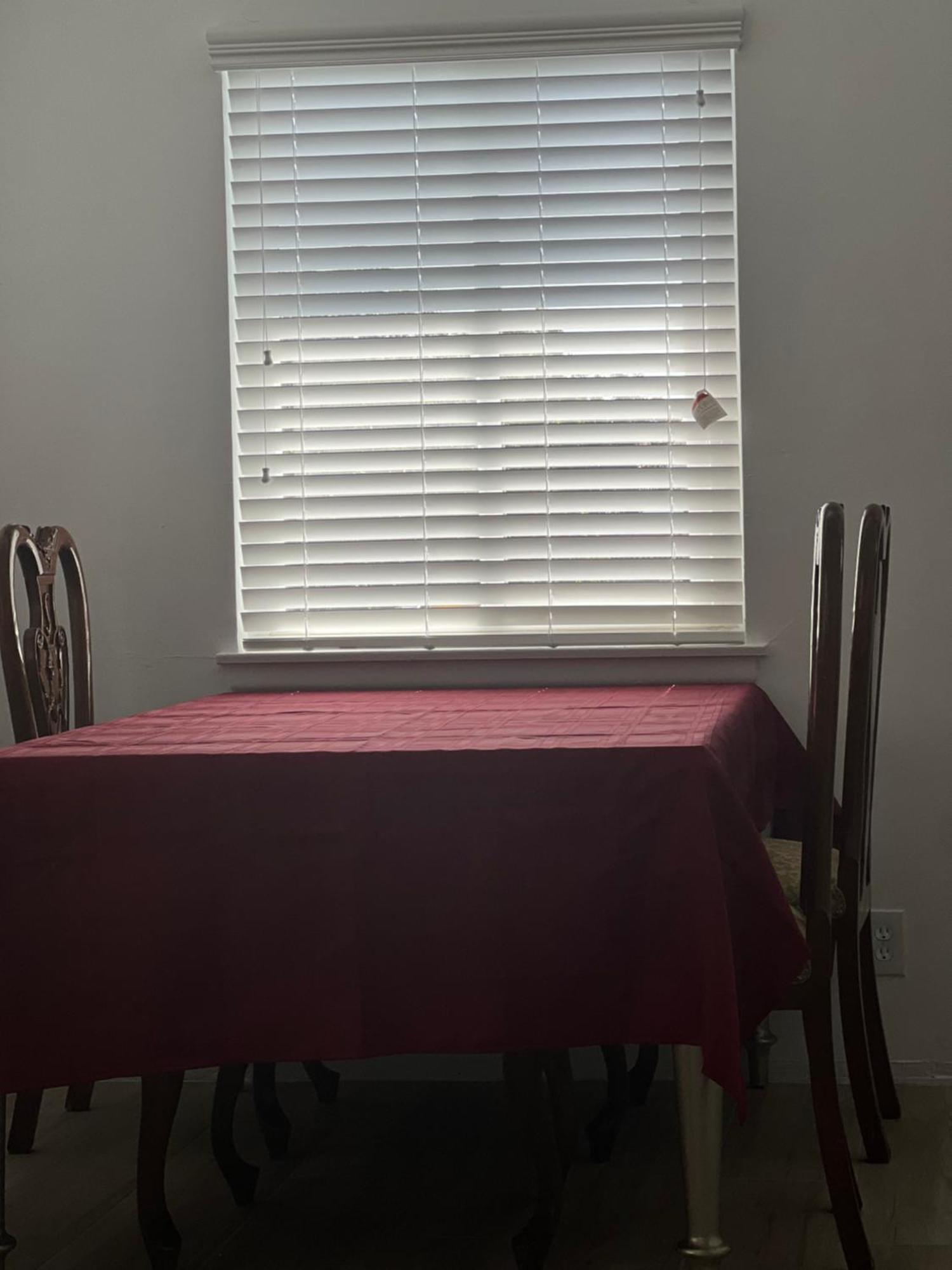 Sunny Franklin Place Apartment *